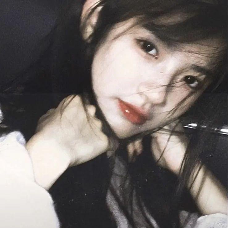 解约后，我闪婚成了乐坛顶流